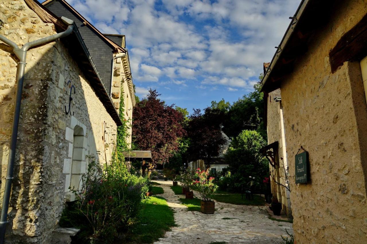 Le Moulin De La Planche Bed and Breakfast Cerelles Eksteriør billede